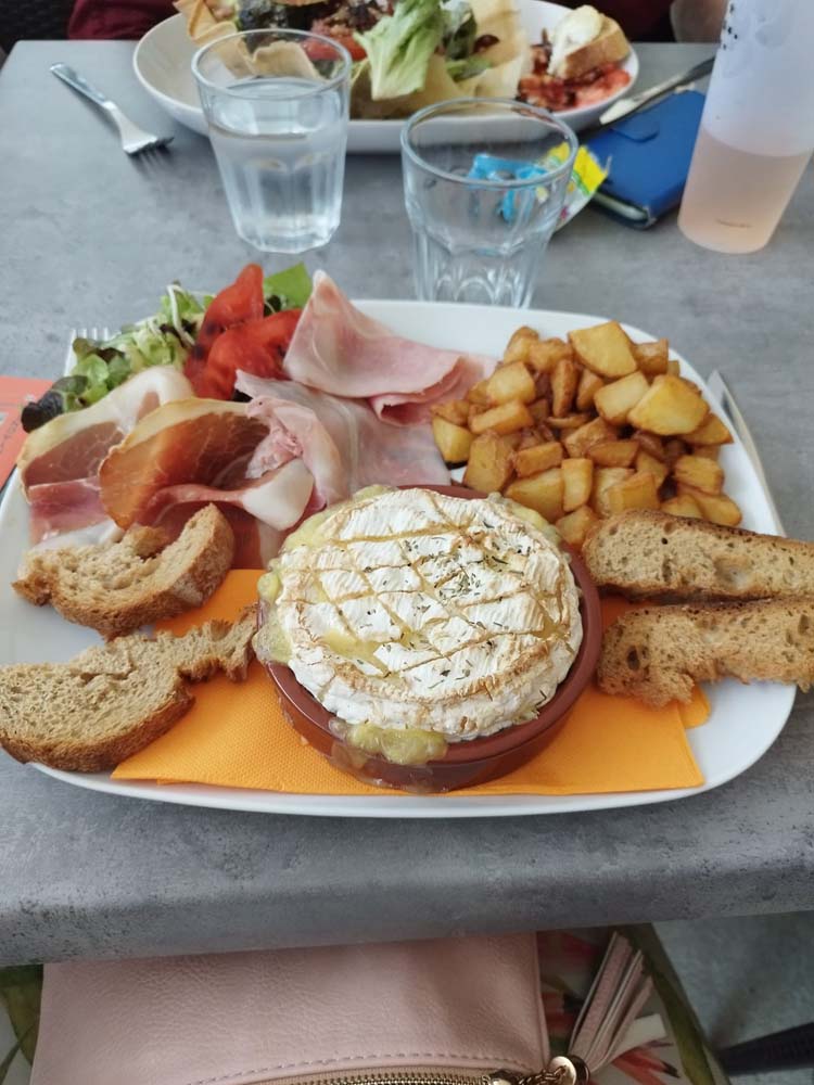 restaurante en el camping de Ariège