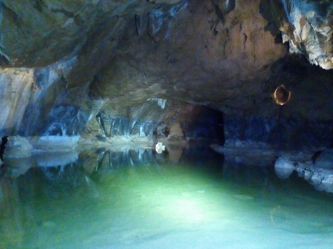 visite des grottes de lombrives près du camping