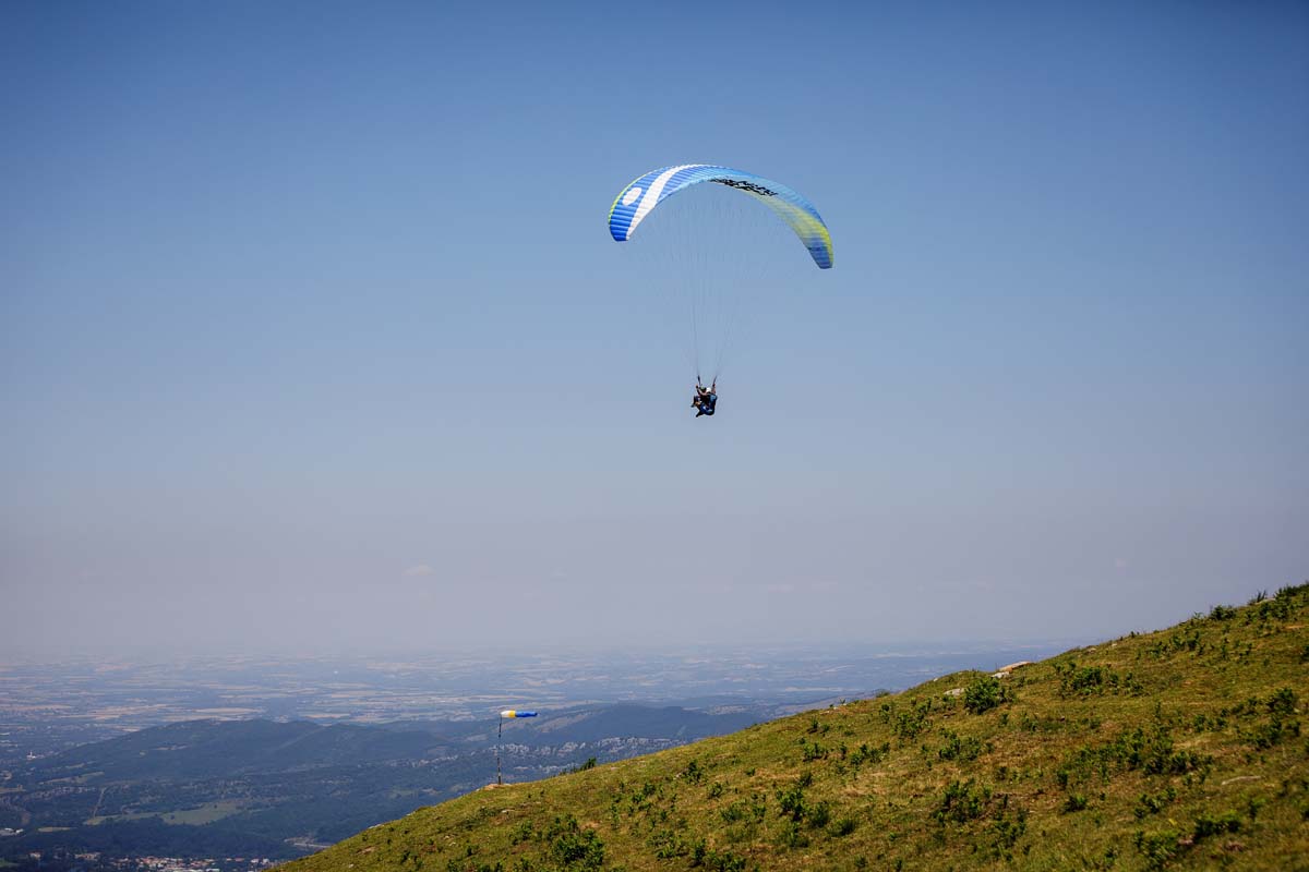 paragliding in the heart of the Ariege mountains